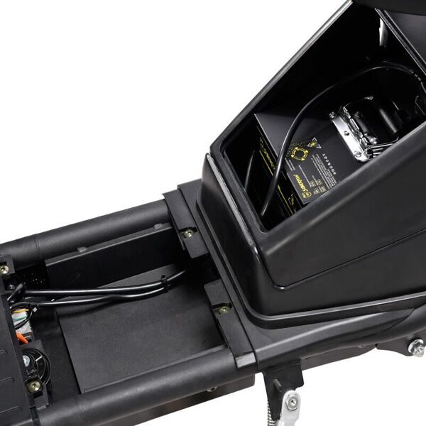 Электроскутер-SIBERTON-PRO-2500W-место-для-аккумулятора
